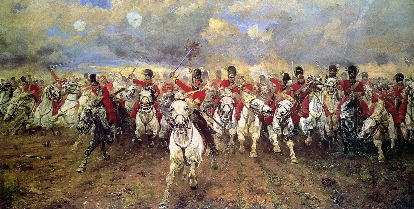 Cavaleiros escoceses em cavalos cinzentos galopando em direção ao observador